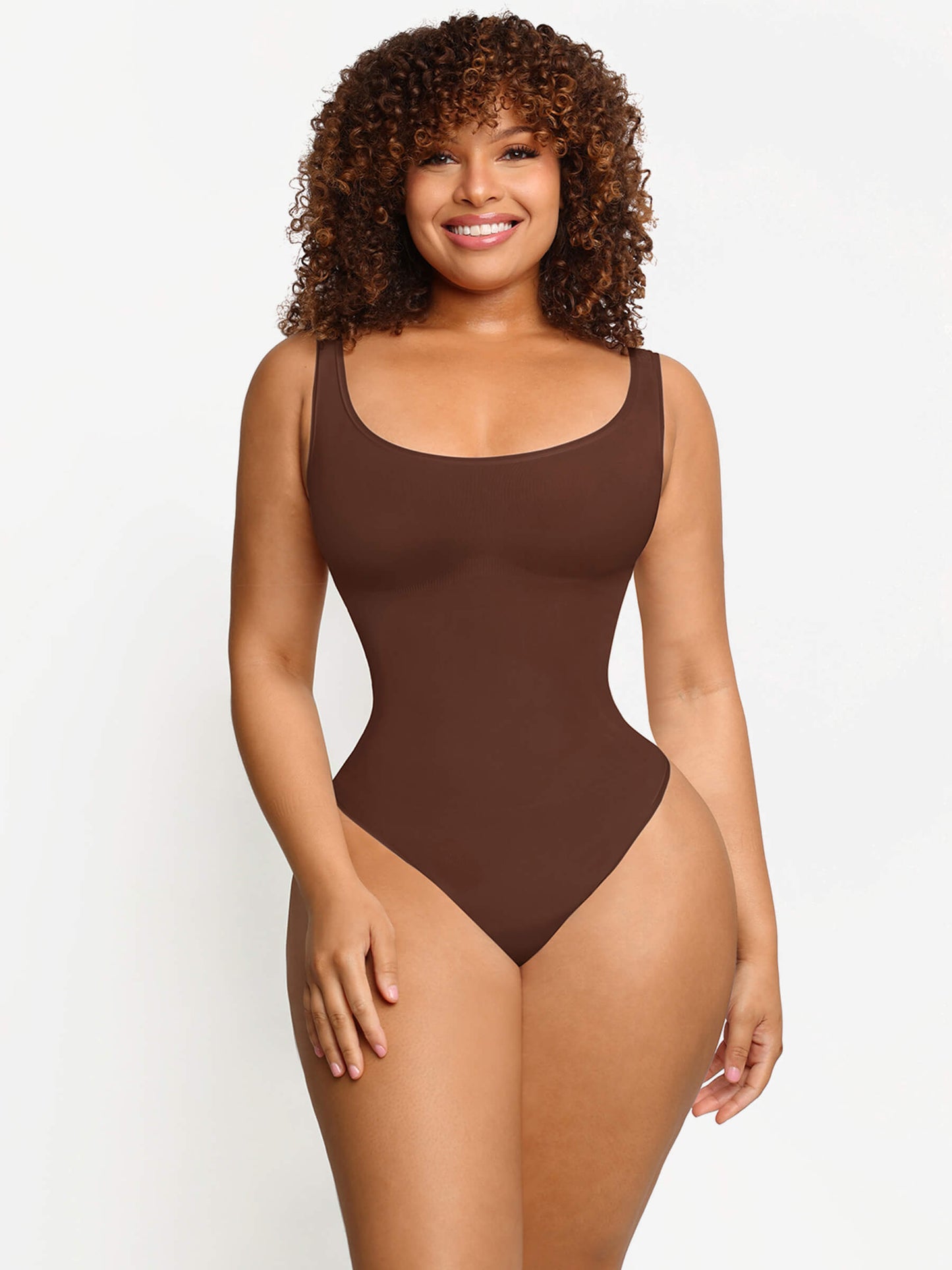 Nahtloser Oberbekleidungs-Tanga-Bodysuit zur Bauchkontrolle